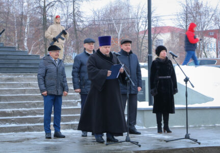 Духовенство Россошанского благочиния приняло участие в митинге