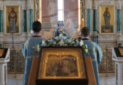 Праздничные богослужения в праздник Сретения в Ильинском соборе г. Россошь