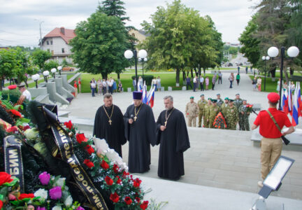 Духовенство благочиния приняло участие в митинге посвященном Дню Памяти и скорби