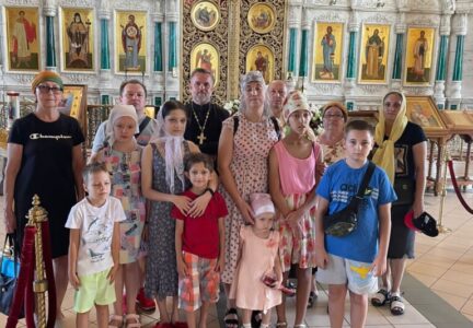 Молебен на начало учебного года для детей из Донбасса