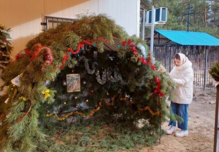 Прихожане приняли активное участие в украшении храма Рождества г. Россоши
