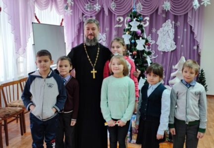 Руководитель отдела по благотворительности и социальному служению  Россошанской епархии посетил Россошанский социально-реабилитационный центр для несовершеннолетних