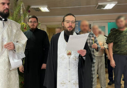 Епископ Россошанский и Острогожский Дионисий посетил военный госпиталь