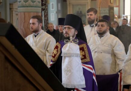 В Лазареву субботу Преосвященнейший епископ Дионисий совершил Литургию в Ильинском кафедральном соборе