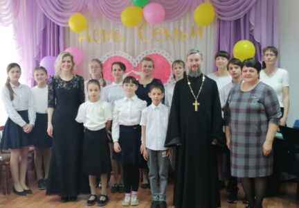 Руководитель епархиального отдела по благотворительности и социальному служению посетил Россошанский социально-реабилитационный центр для несовершеннолетних