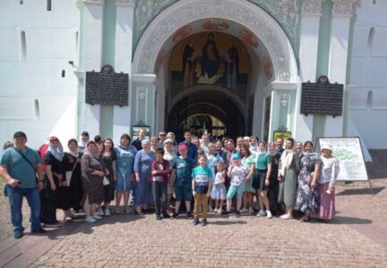 Воспитанники воскресной школы «Добро» совершили паломническую поездку в Троице-Сергиеву лавру