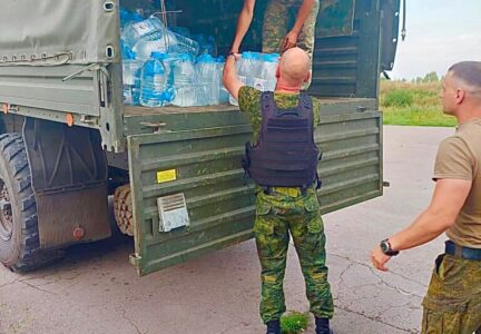 Епархиальным отделом по приграничному сотрудничеству была организована передача бутилированной воды