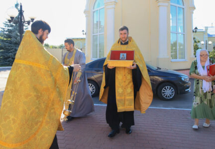 Мощи Святителя Митрофана Воронежского прибыли в Ильинский кафедральный собор г. Россоши