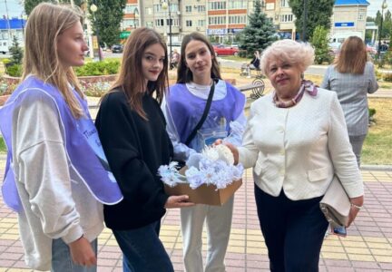 Районный волонтерский отряд «Прометей» принял участие в благотворительной акции «Белый цветок»