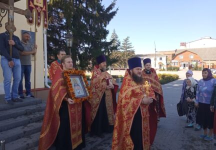 Благочинный принял участие в богослужении в день памяти священномученика Евгения Попова, пресвитера Ольховатского