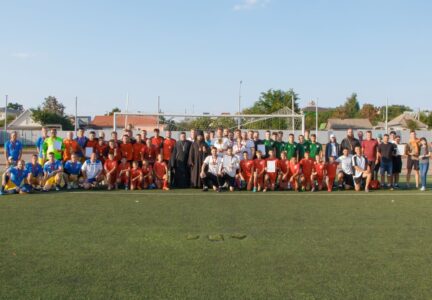 Епископ Дионисий благословил участников межепархиального футбольного турнира