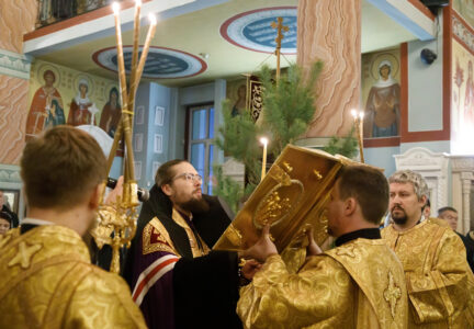 В канун Нового года епископ Россошанский и Острогожский Дионисий совершил молебное пение на новолетие в Ильинском кафедральном соборе