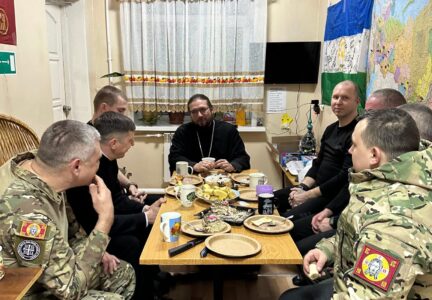 Преосвященнейший епископ Дионисий посетил военный госпиталь