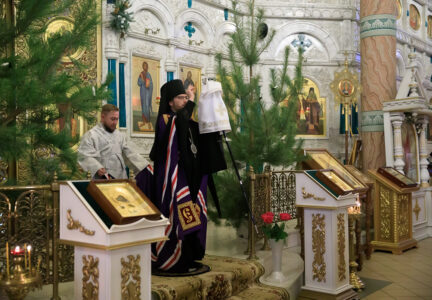 В канун праздника Святого Богоявления епископ Дионисий совершил всенощное бдение в Ильинском кафедральном соборе