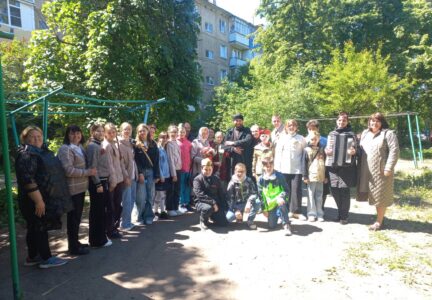 Воспитанники воскресной школы в День Победы посетили ветеранов Великой Отечественной войны