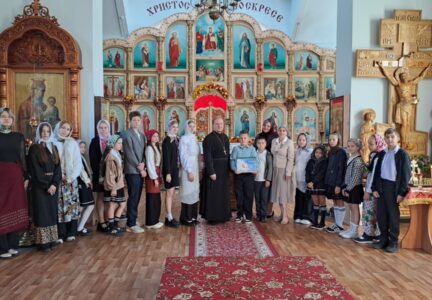 Клирик благочиния провел встречу с школьниками