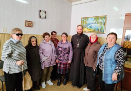 Клирик Свято-Ильинского кафедрального собора посетил Россошанское отделение Всероссийского общества слепых