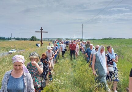 Крестный ход вокруг города  Россошь