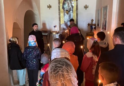 Воспитанники и преподаватели духовно-просветительского центра г. Россоши посетили Воскресенский Белогорский мужской монастырь