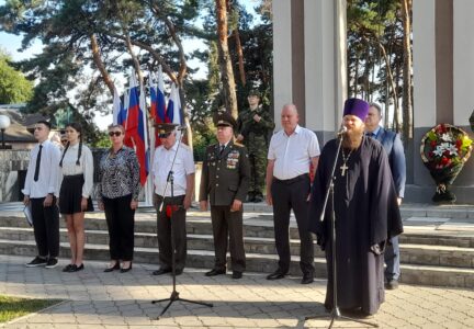 Благочинный принял участие в митинге в День ветеранов боевых действий