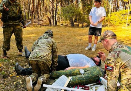 Тактические учения по оказанию первой медицинской помощи для военнослужащих и волонтеров