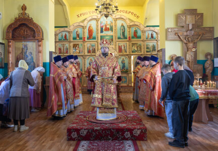 Архиерейское богослужение в храме Преображения Господня с. Заболотовка