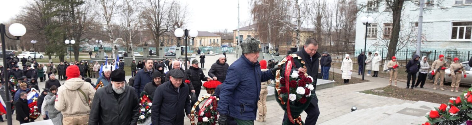 Священнослужитель принял участие в митинге ко Дню героев Отечества