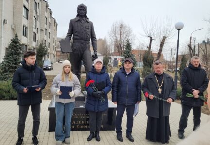 В г. Россошь и р.п. Ольховатка прошли митинги, посвященные 82-й годовщине освобождения от немецких захватчиков