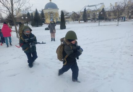 В воскресной школе при кафедральном соборе г. Россошь прошла военно-патриотическая игра «Зарница»