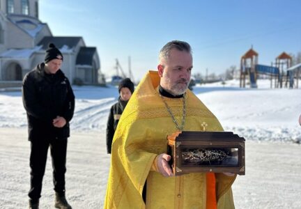 Ковчег с башмачком святителя Спиридона Тримифунтского посетил приходы Россошанского благочиния