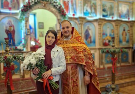 На приходах Россошанского церковного округа поздравили женщин с днем жен-мироносиц