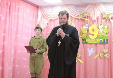 Клирик благочиния принял участие в мероприятии, проходившем в Воронежском экономико-правовом институте