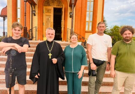 Корреспонденты Контент центра Правительства Воронежской области  посетили волонтерские группы Россошанского благочиния