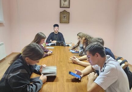 Помощник по молодежной работе провел встречу с представителями молодежного актива Свято-Ильинского кафедрального собора