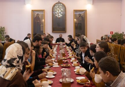 Архипастырь провел встречу с молодежью