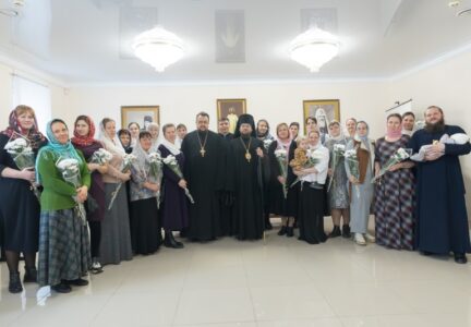 Правящий Архиерей провел праздничную встречу с супругами клириков Россошанской епархии