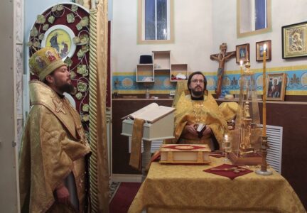 Правящий Архиерей совершил Божественную литургию в храме святителя Николая Чудотворца на территории ИК № 8 города Россоши