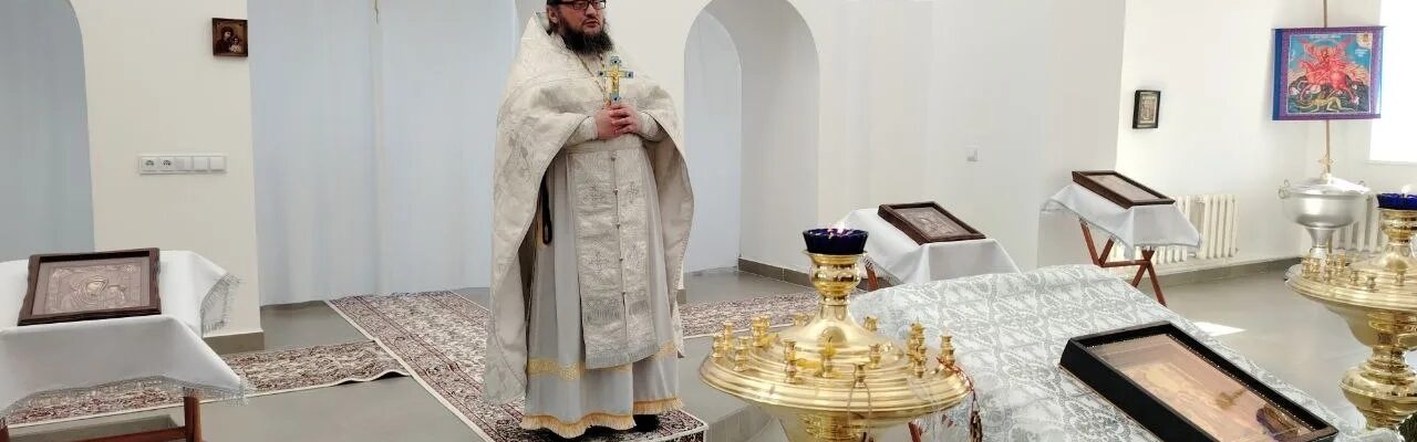 Праздничное богослужение в Михайло-Архангельском храме с. Нижний Карабут Россошанского района