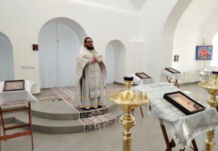 Праздничное богослужение в Михайло-Архангельском храме с. Нижний Карабут Россошанского района