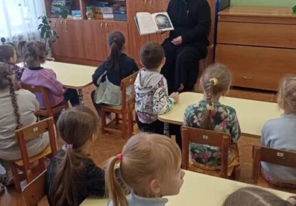 Клирик Свято-Ильинского кафедрального собора посетил дошкольное учреждение МБОУ СОШ №7 города Россоши