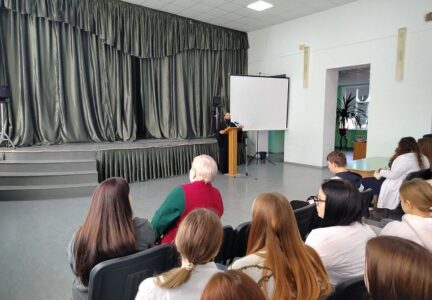 Руководитель епархиального миссионерского отдела посетил Россошанский медицинский колледж