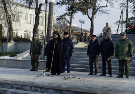 Благочинный Россошанского церковного округа принял участие в митинге, посвященном 83-й годовщине освобождения города Россошь и района от немецко-фашистских захватчиков