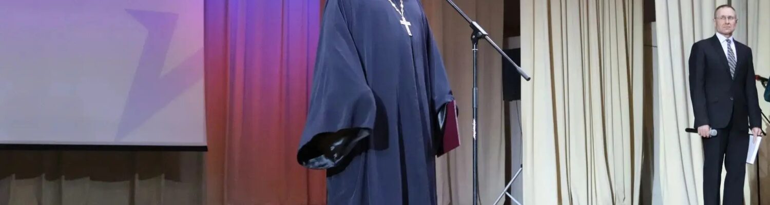 Секретарь Россошанской епархии принял участие в торжественном концерте, приуроченном ко Дню защитника Отечества