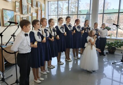 В Молодежном центре г. Россошь прошел фестиваль духовного творчества «Исток»