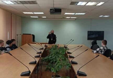 Помощник руководителя миссионерского отдела посетил Россошанский техникум