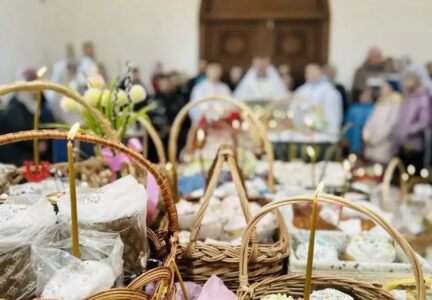 Освящение пасхальной снеди в храмах Россошанского благочиния