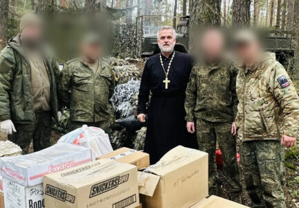Руководитель епархиального медицинского отдела передал гуманитарную помощь военнослужащим