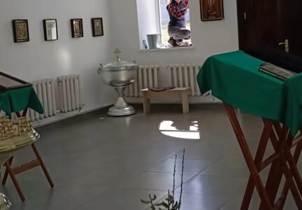 Прихожане Михайло-Архангельского храма подготовили храм к встрече Святой Пасхи