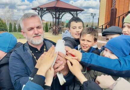 Ученики Новокалитвенской школы встретили праздник Благовещения Пресвятой Богородицы