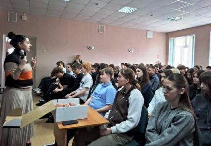 В Россоши прошла просветительская встреча «Искусство быть семьей» для старшеклассников, посвященная традиционным ценностям и духовным основам брака